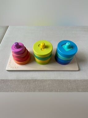 Lovevery Twist & Pivot Pattern Puzzle - month 31-33